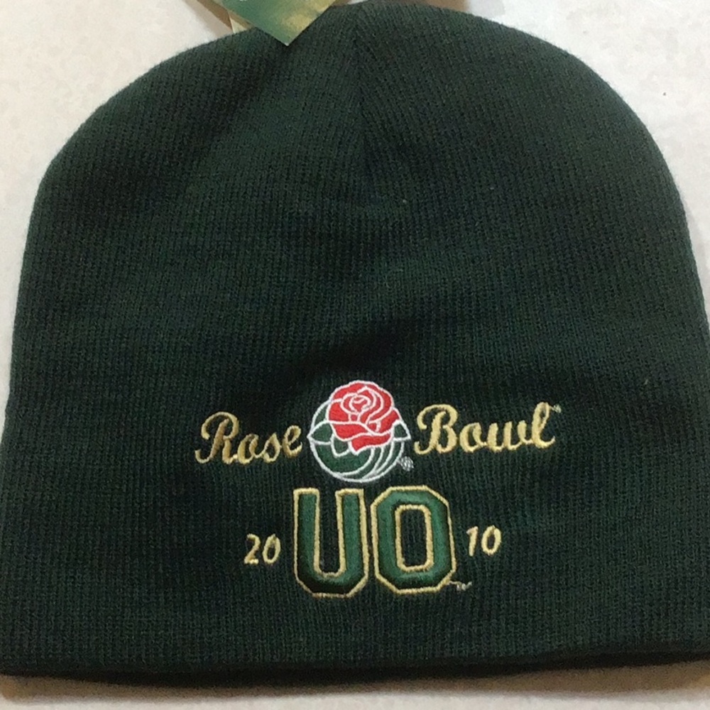 UO Oregon Duck 2010 rose bowl beanie